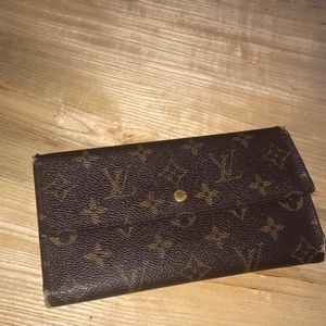 Authentic Louis Vuitton Brown Monogram Wallet